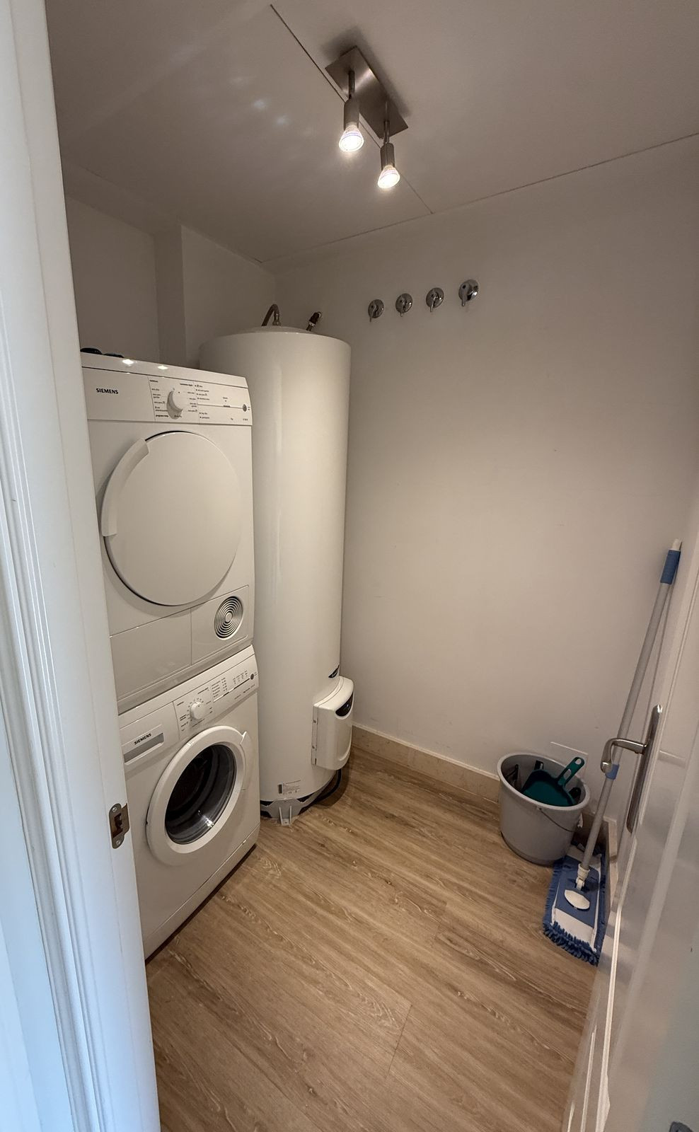 Apartamentos de 3 dormitorios en venta en Benahavís – R5211970 Apartamentos de 3 dormitorios en venta en Benahavís – R5211970