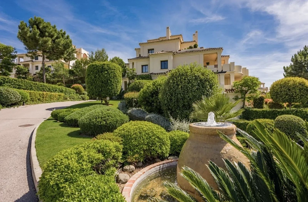 Apartamentos de 3 dormitorios en venta en Benahavís – R5211970 Apartamentos de 3 dormitorios en venta en Benahavís – R5211970