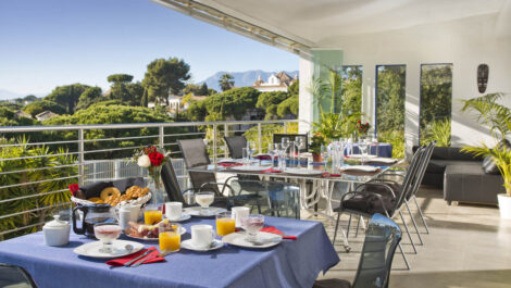 8 bedroom Villas for sale in Elviria – R4968919