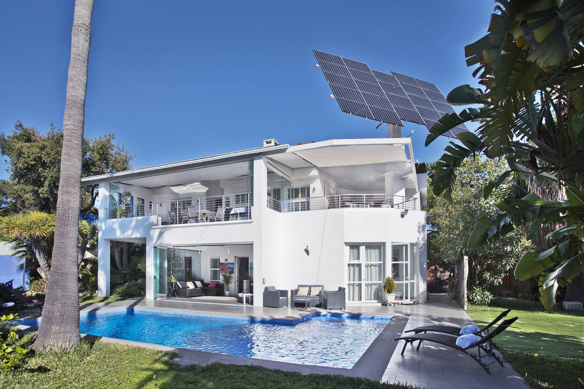 Villas de 8 dormitorios en venta en Elviria – R4968919 Villas de 8 dormitorios en venta en Elviria – R4968919