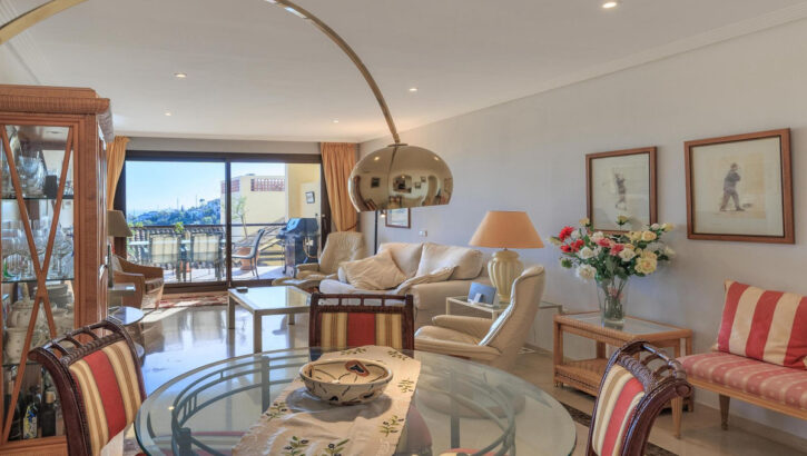 Apartamentos de 3 dormitorios en venta en Benahavís – R5441797 Apartamentos de 3 dormitorios en venta en Benahavís – R5441797 en
