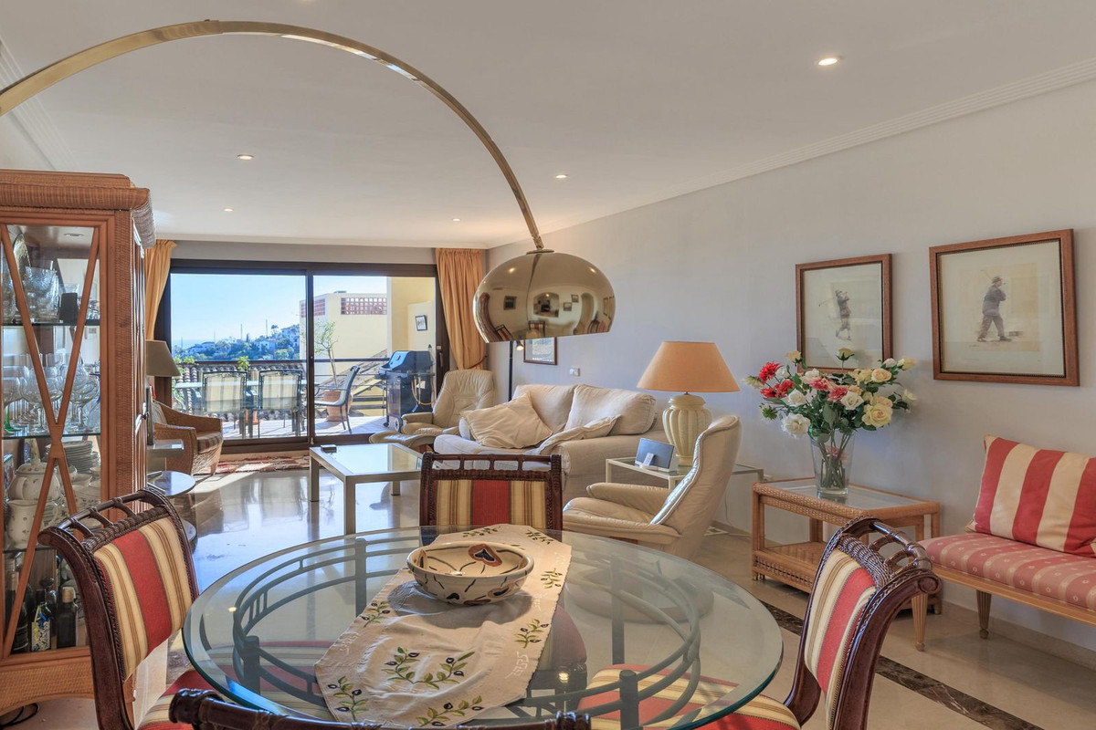 Apartamentos de 3 dormitorios en venta en Benahavís – R5441797 Apartamentos de 3 dormitorios en venta en Benahavís – R5441797