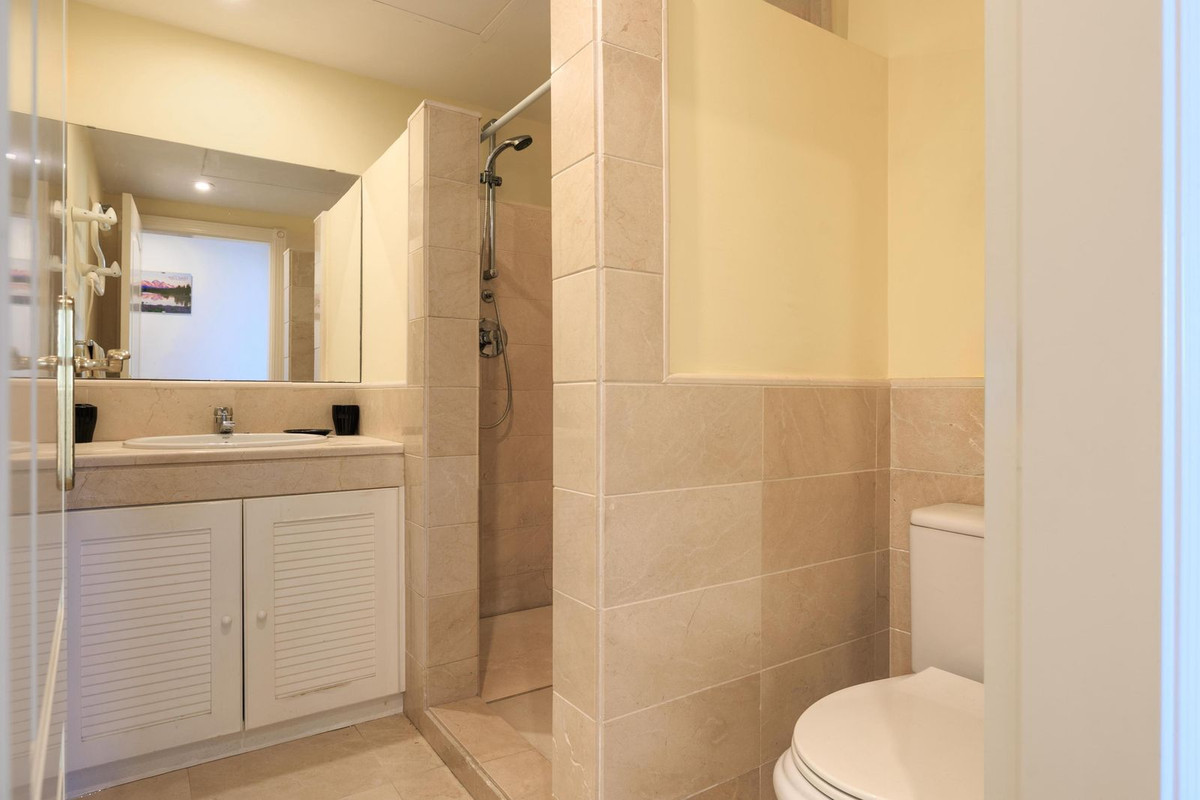 Apartamentos de 3 dormitorios en venta en Benahavís – R5441797 Apartamentos de 3 dormitorios en venta en Benahavís – R5441797