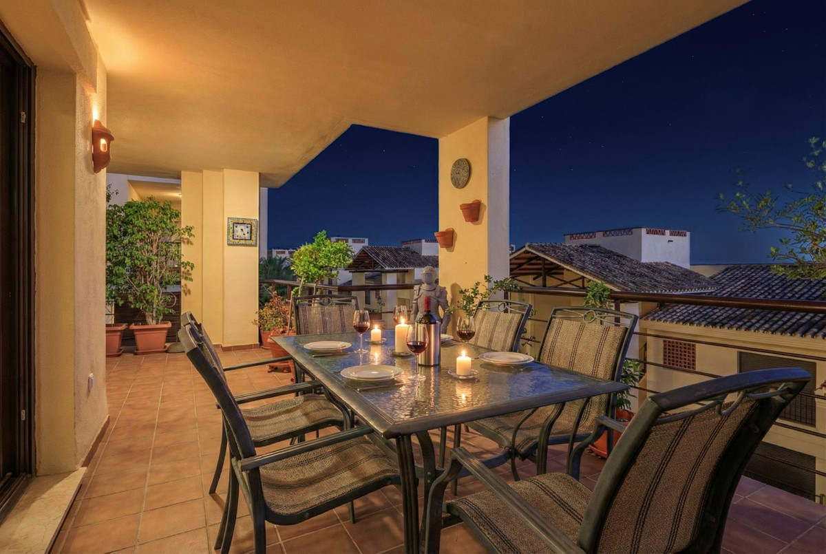 Apartamentos de 3 dormitorios en venta en Benahavís – R5441797 Apartamentos de 3 dormitorios en venta en Benahavís – R5441797