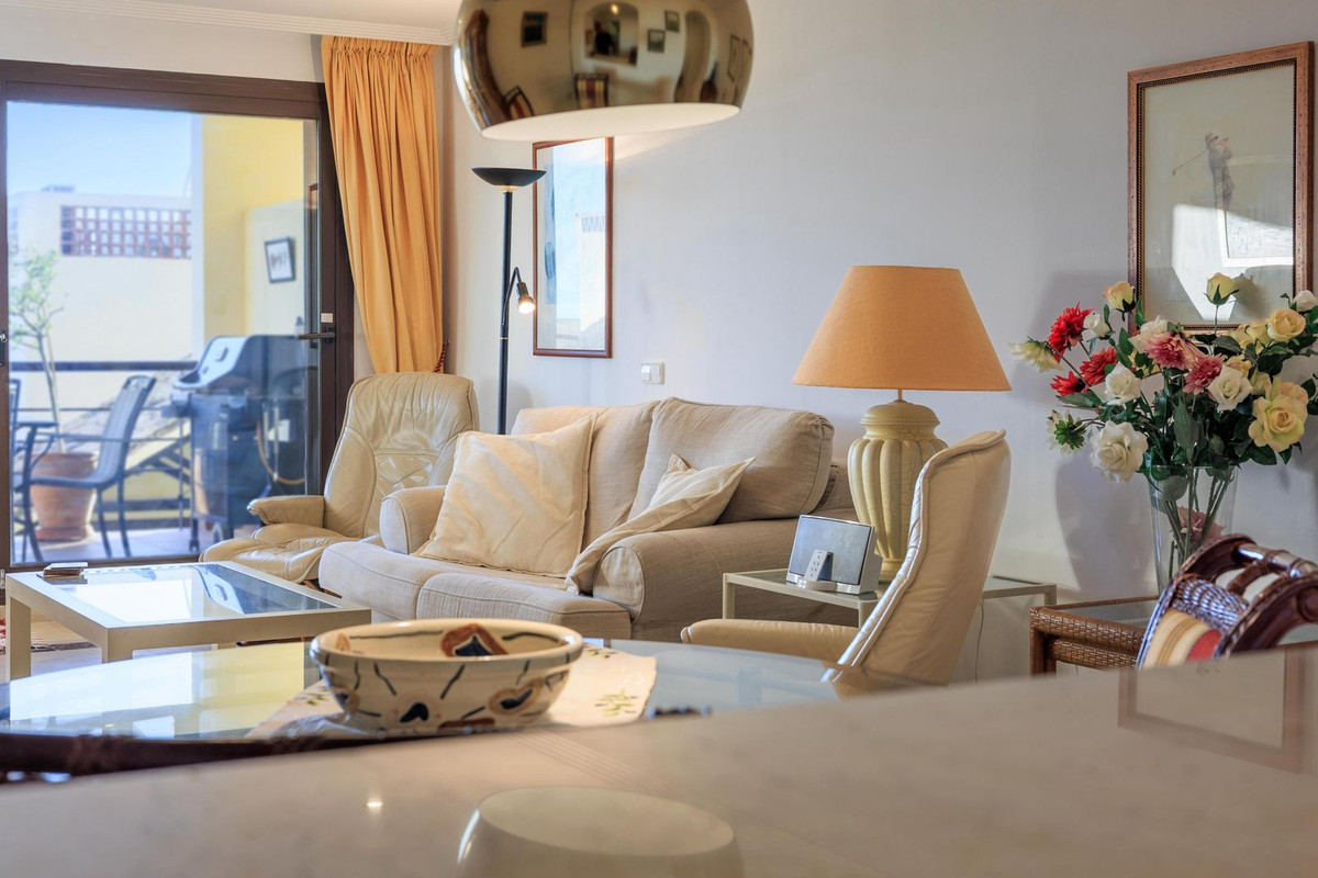 Apartamentos de 3 dormitorios en venta en Benahavís – R5441797 Apartamentos de 3 dormitorios en venta en Benahavís – R5441797