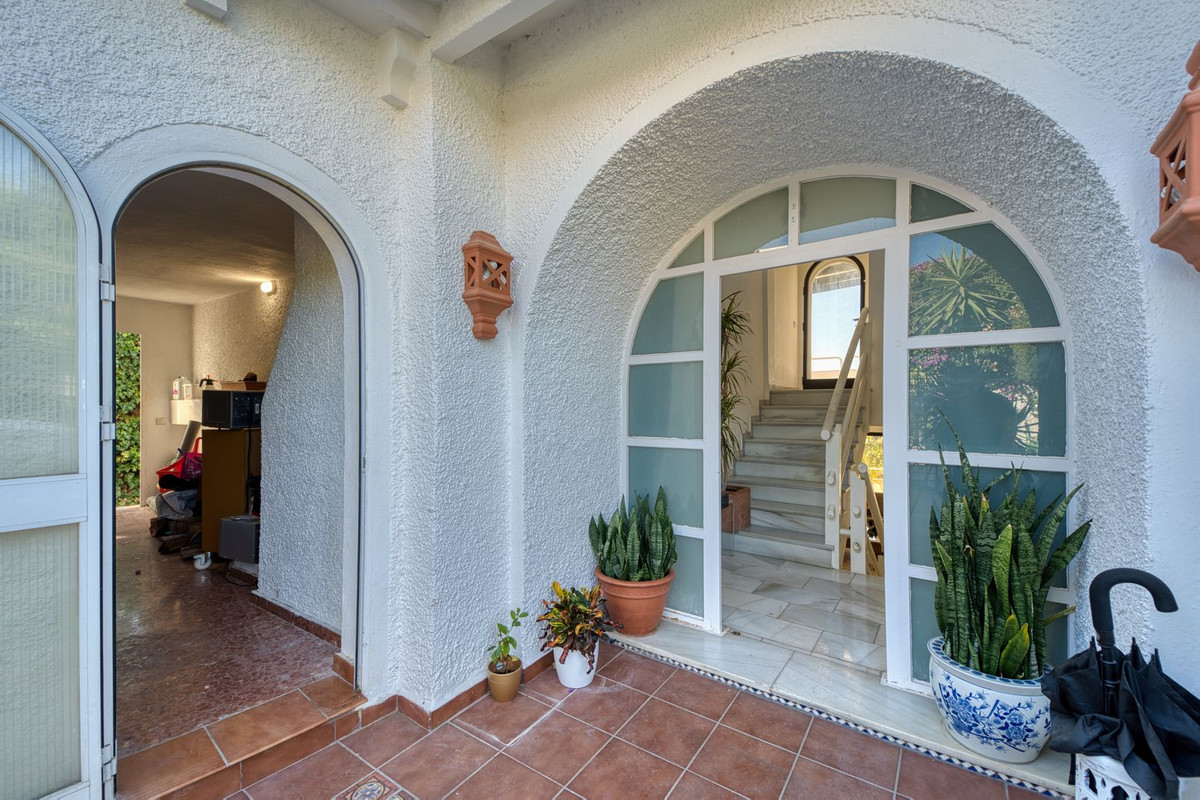 Villas de 4 dormitorios en venta en Nueva Andalucía – R5216644 Villas de 4 dormitorios en venta en Nueva Andalucía – R5216644