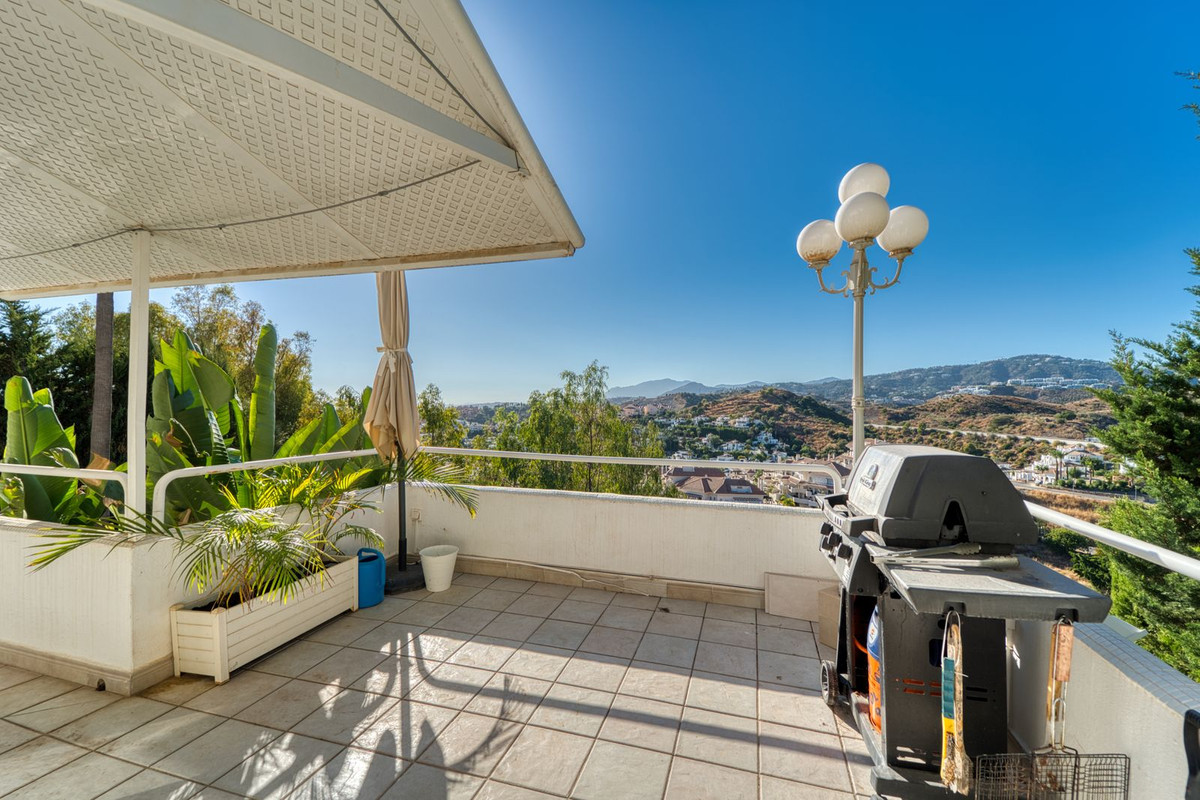 Villas de 4 dormitorios en venta en Nueva Andalucía – R5216644 Villas de 4 dormitorios en venta en Nueva Andalucía – R5216644