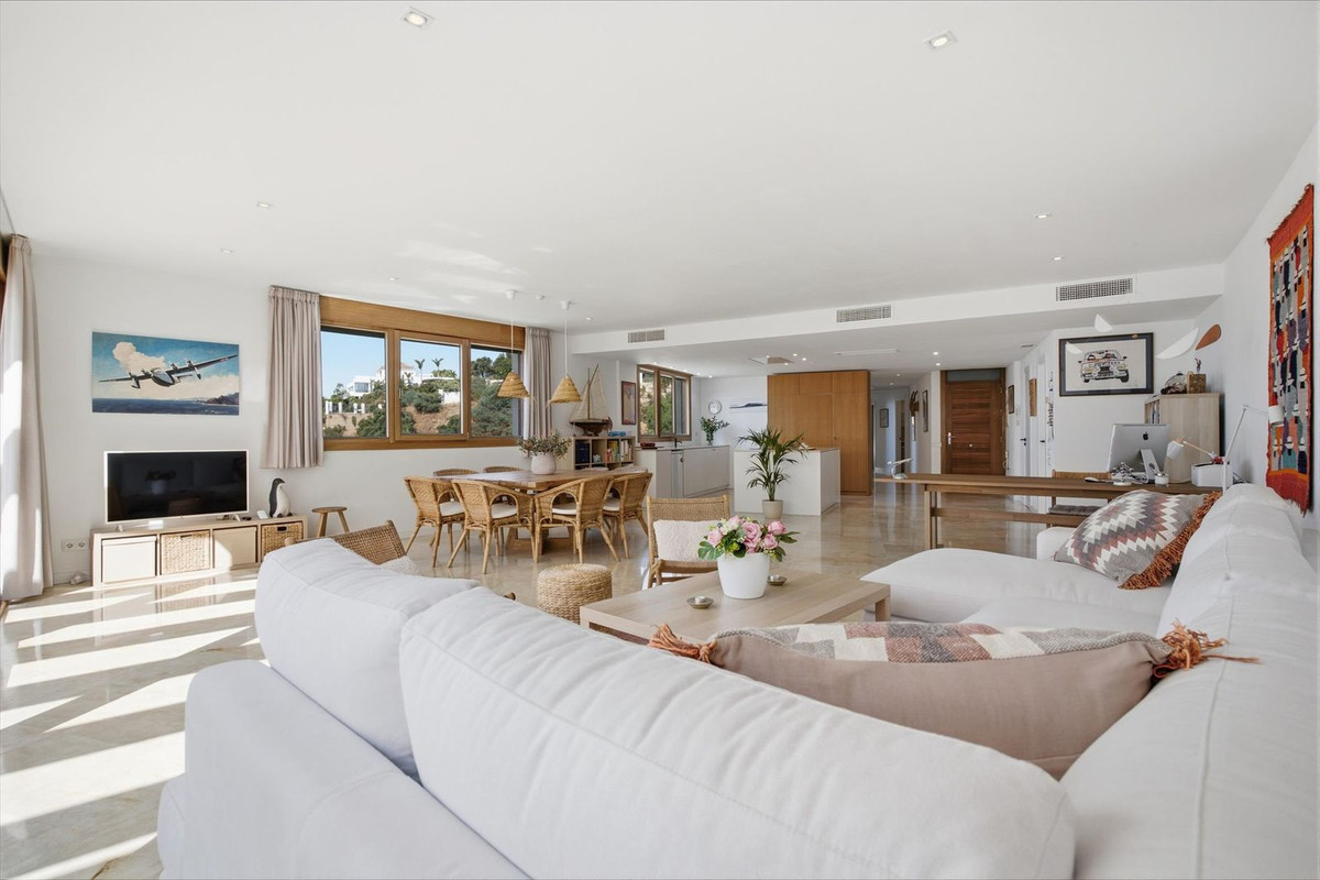 3 bedroom Apartments for sale in Altos de los Monteros – R5223376 3 bedroom Apartments for sale in Altos de los Monteros – R5223376
