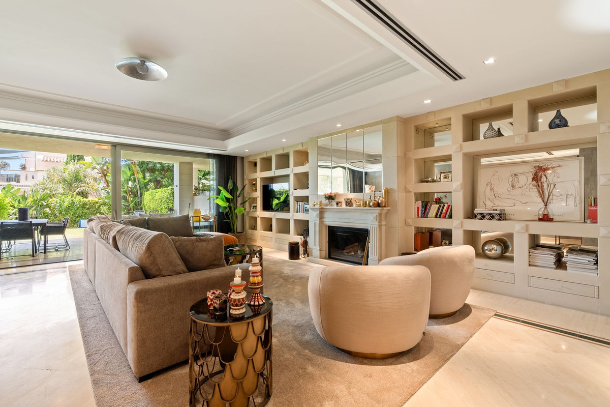 4 bedroom Townhouses for sale in Sierra Blanca – R5395801 4 bedroom Townhouses for sale in Sierra Blanca – R5395801