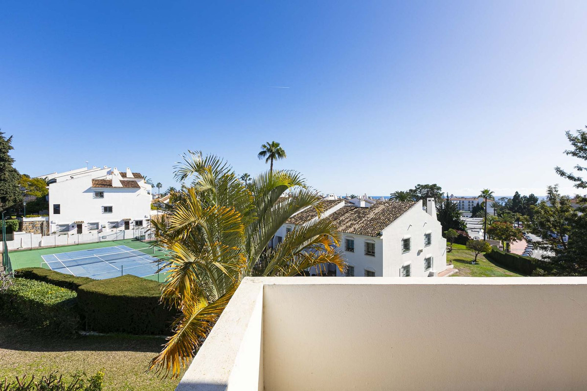 Apartamentos de 3 dormitorios en venta en Nueva Andalucía – R4967110 Apartamentos de 3 dormitorios en venta en Nueva Andalucía – R4967110