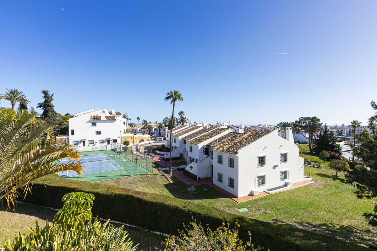 Apartamentos de 3 dormitorios en venta en Nueva Andalucía – R4967110 Apartamentos de 3 dormitorios en venta en Nueva Andalucía – R4967110