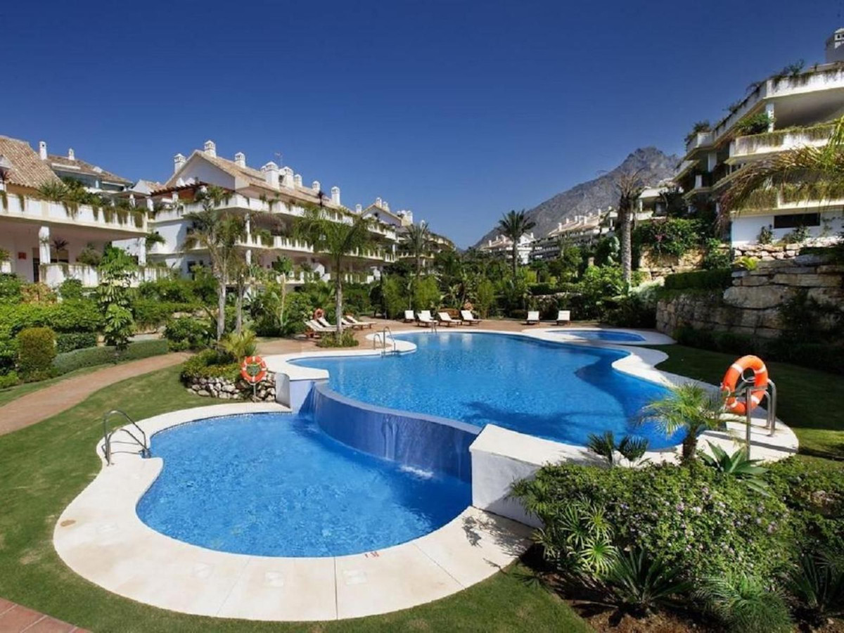 Apartamentos de 4 dormitorios en venta en Milla de Oro – R4409695 Apartamentos de 4 dormitorios en venta en Milla de Oro – R4409695