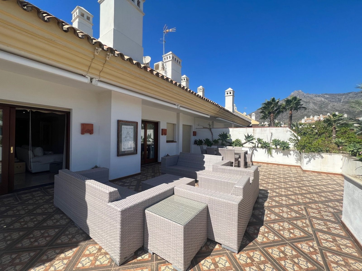 Apartamentos de 4 dormitorios en venta en Milla de Oro – R4409695 Apartamentos de 4 dormitorios en venta en Milla de Oro – R4409695