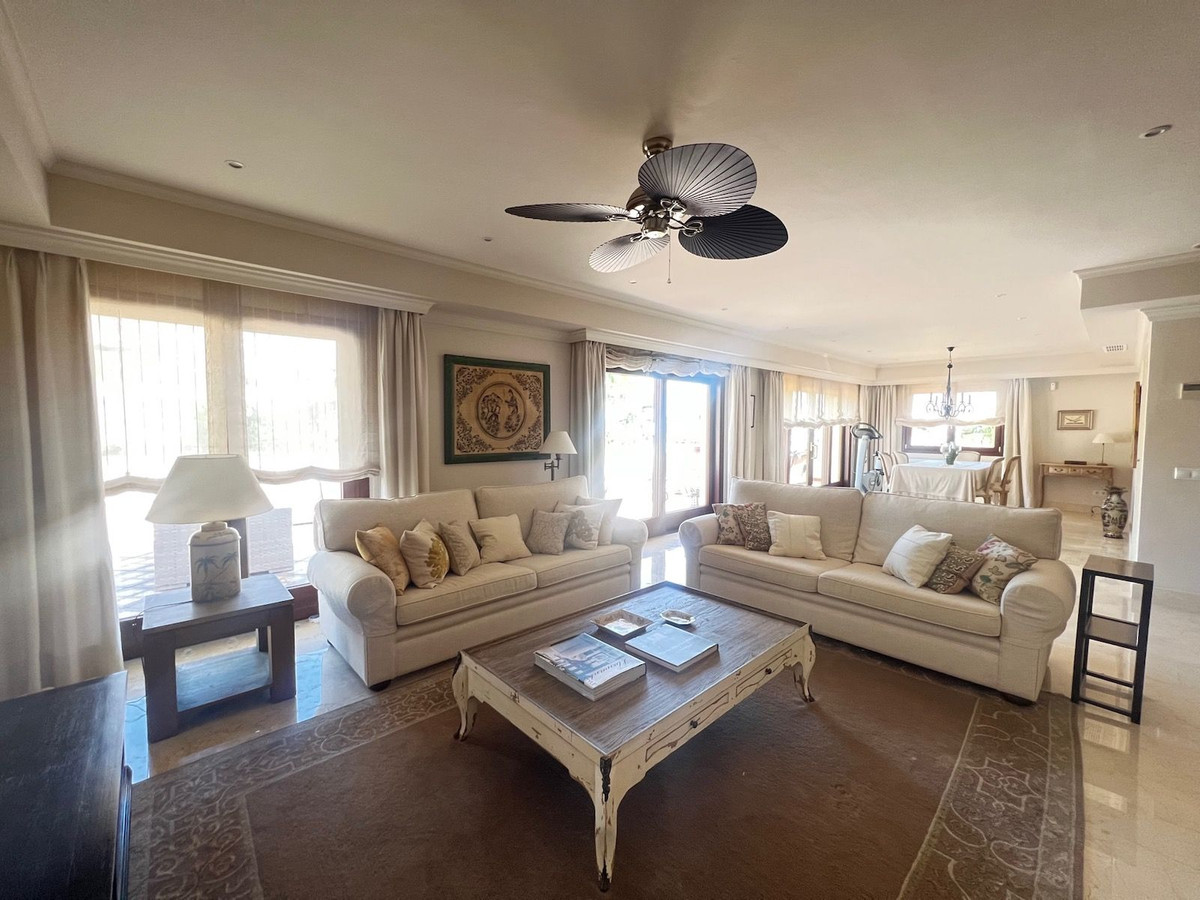 Apartamentos de 4 dormitorios en venta en Milla de Oro – R4409695 Apartamentos de 4 dormitorios en venta en Milla de Oro – R4409695