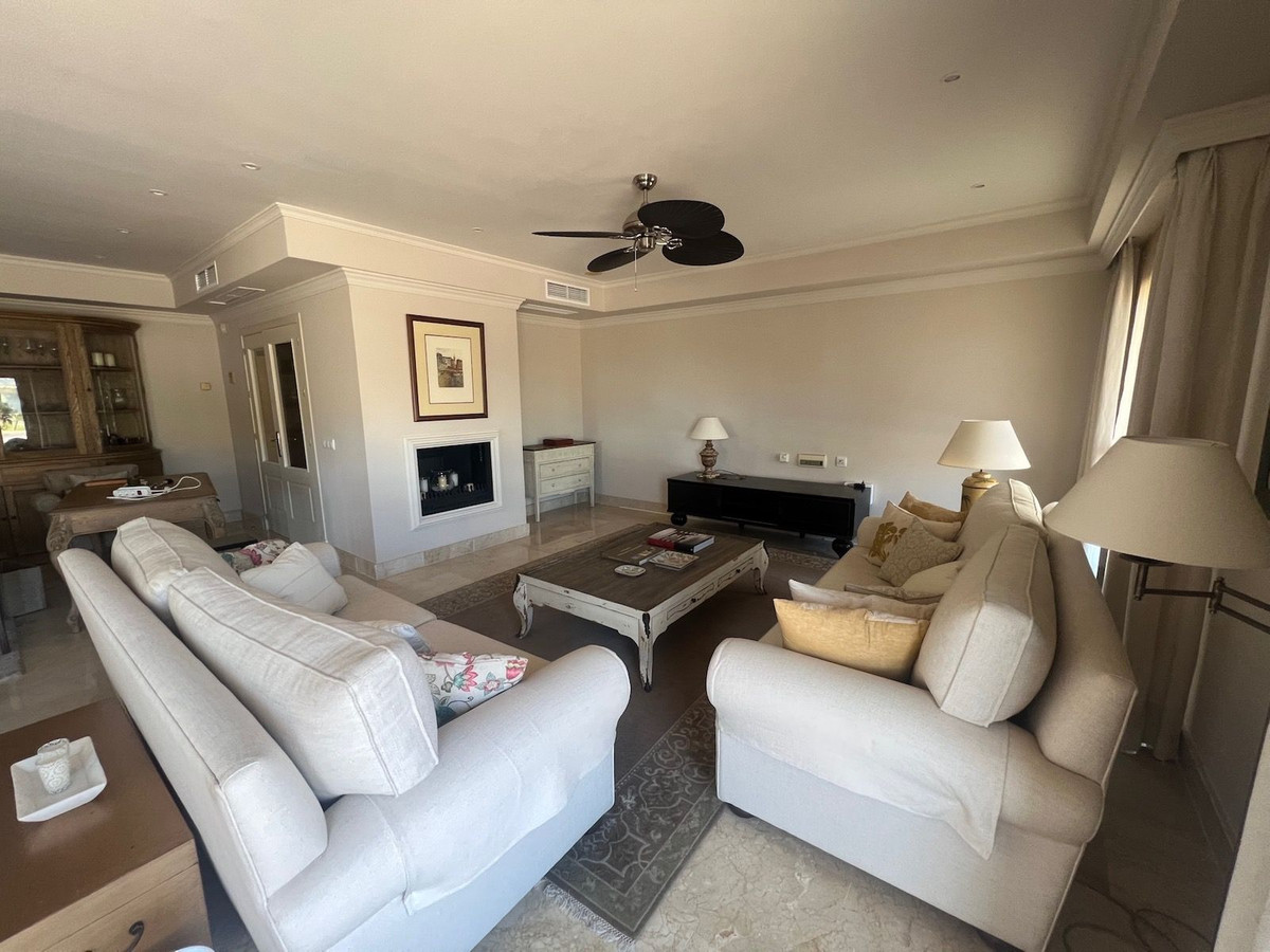 Apartamentos de 4 dormitorios en venta en Milla de Oro – R4409695 Apartamentos de 4 dormitorios en venta en Milla de Oro – R4409695