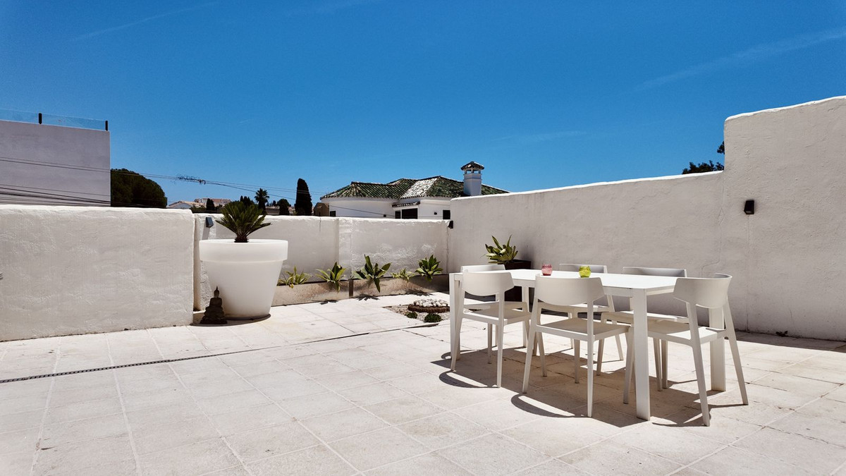 Villas de 4 dormitorios en venta en Nueva Andalucía – R5063872 Villas de 4 dormitorios en venta en Nueva Andalucía – R5063872