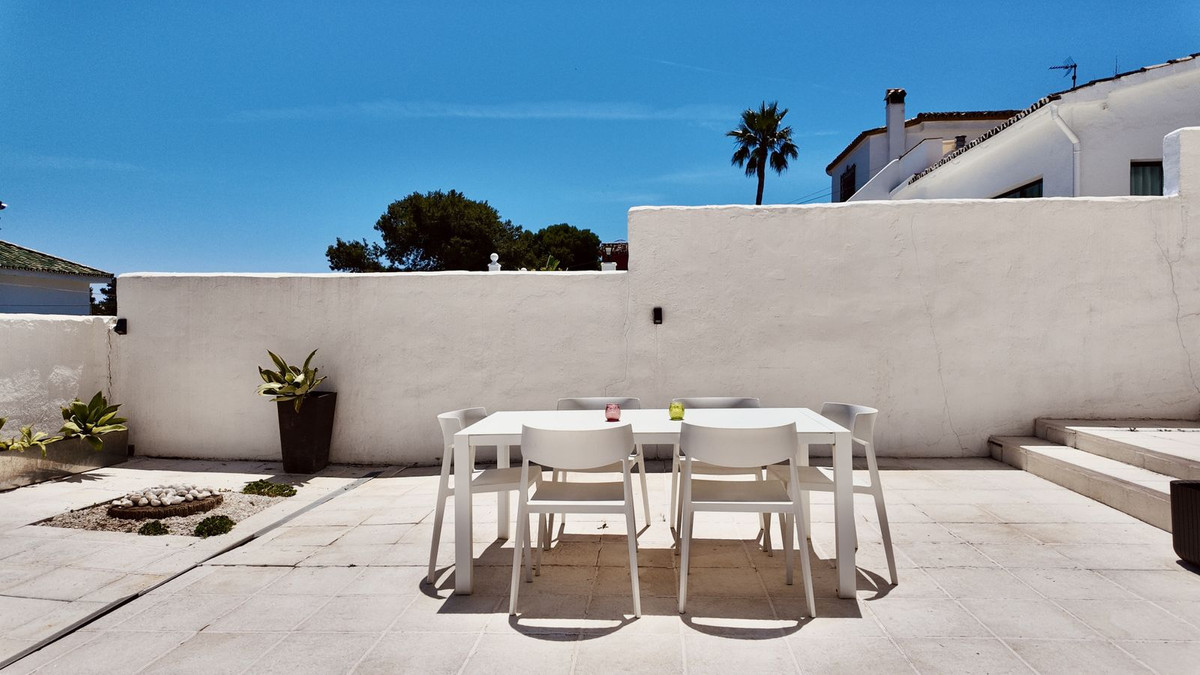 Villas de 4 dormitorios en venta en Nueva Andalucía – R5063872 Villas de 4 dormitorios en venta en Nueva Andalucía – R5063872