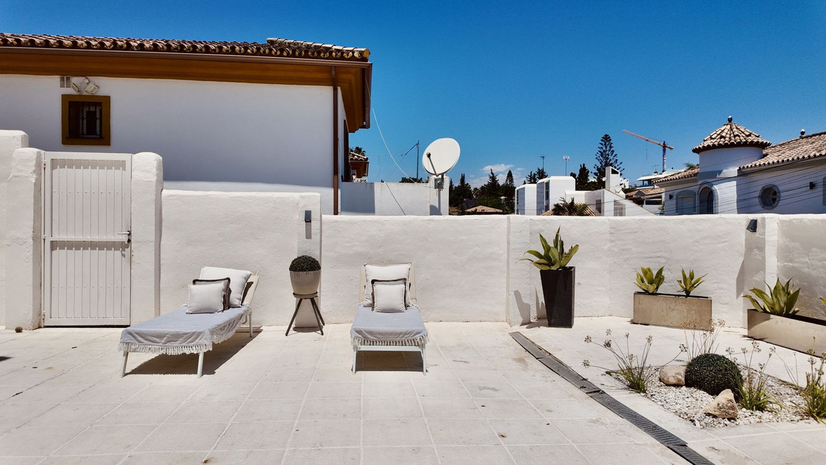 Villas de 4 dormitorios en venta en Nueva Andalucía – R5063872 Villas de 4 dormitorios en venta en Nueva Andalucía – R5063872