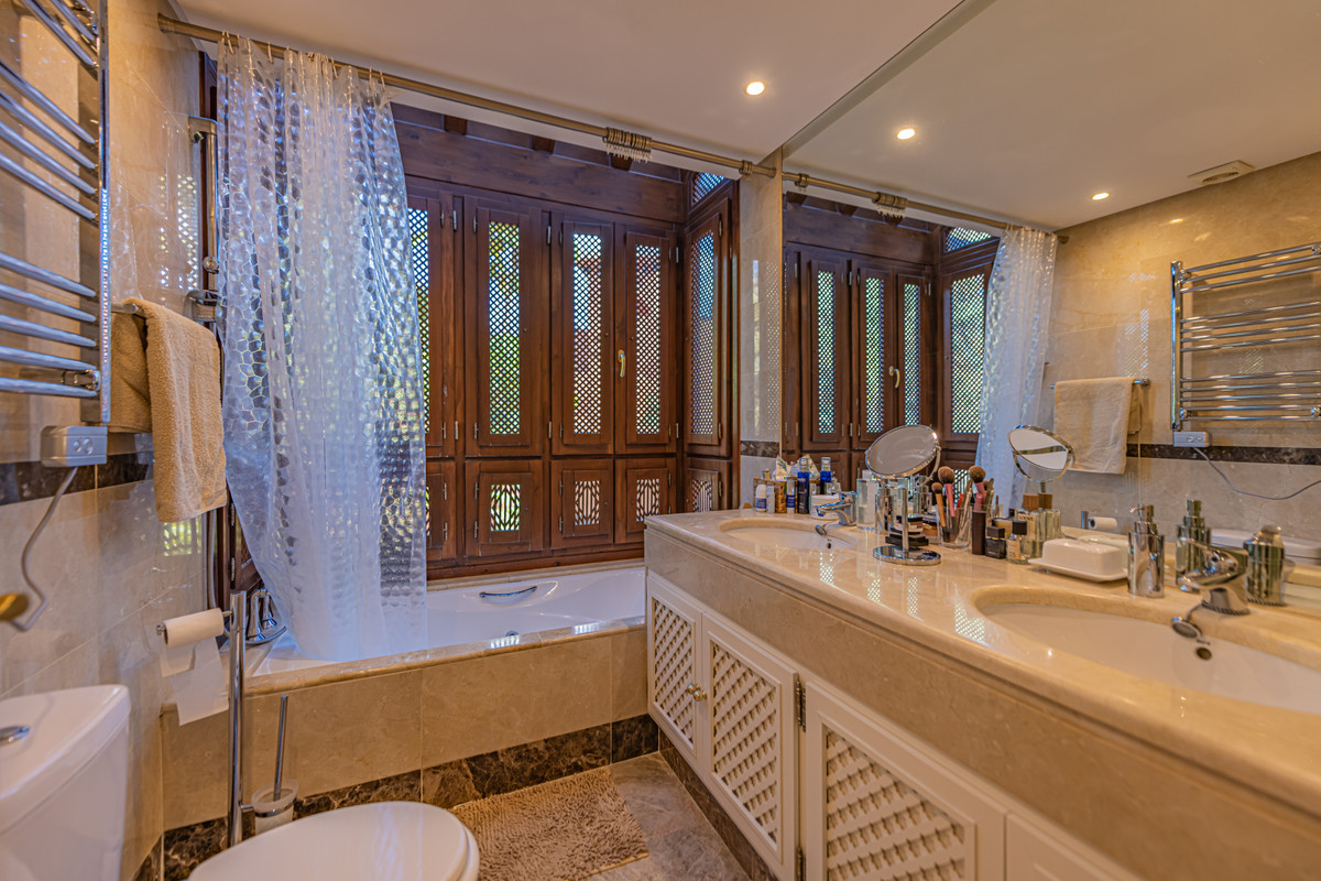 Apartamentos de 3 dormitorios en venta en Nueva Andalucía – R3738733 Apartamentos de 3 dormitorios en venta en Nueva Andalucía – R3738733