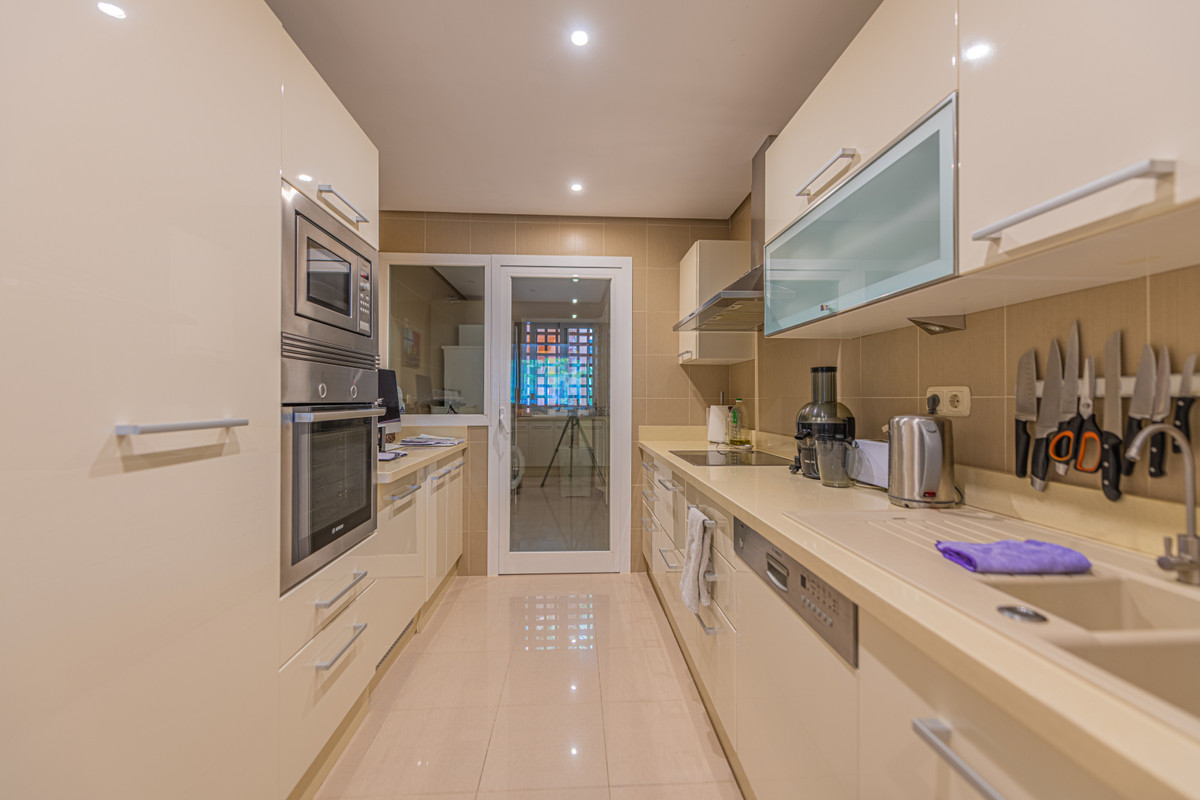 Apartamentos de 3 dormitorios en venta en Nueva Andalucía – R3738733 Apartamentos de 3 dormitorios en venta en Nueva Andalucía – R3738733