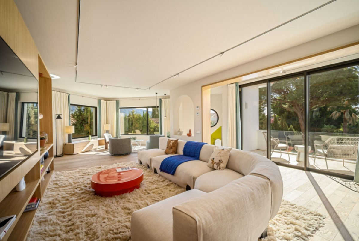 Villas de 4 dormitorios en venta en Nueva Andalucía – R5017633 Villas de 4 dormitorios en venta en Nueva Andalucía – R5017633