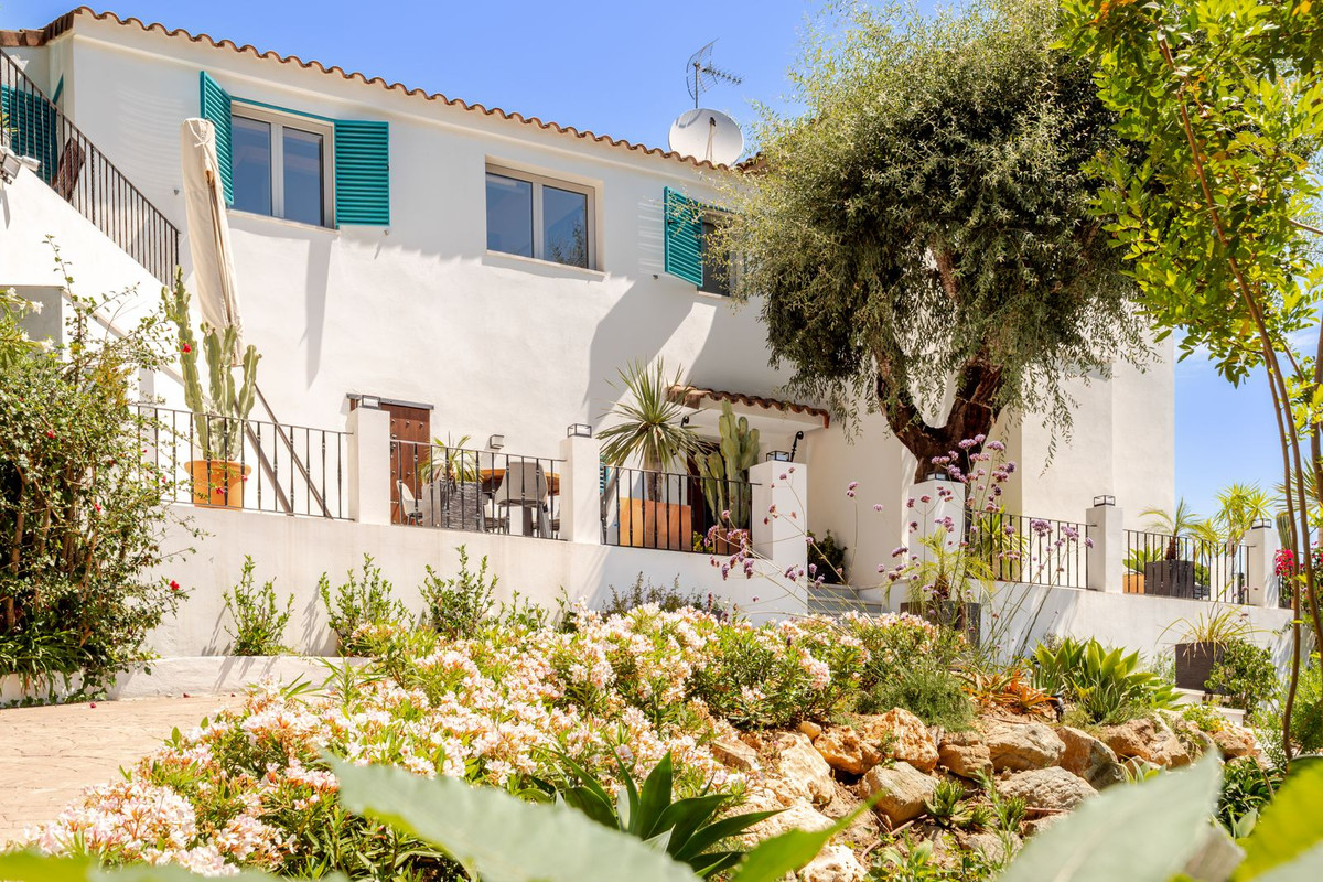 5 bedroom Villas for sale in El Madroñal – R5434768 5 bedroom Villas for sale in El Madroñal – R5434768