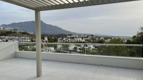 Aticos de 3 dormitorios en venta en La Quinta – R4904974