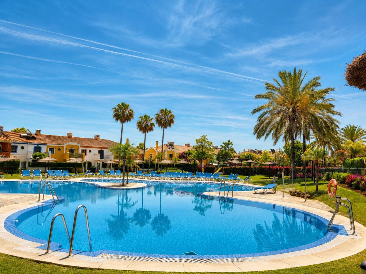 5 bedroom Villas for sale in Guadalmina Alta – R5414437 5 bedroom Villas for sale in Guadalmina Alta – R5414437