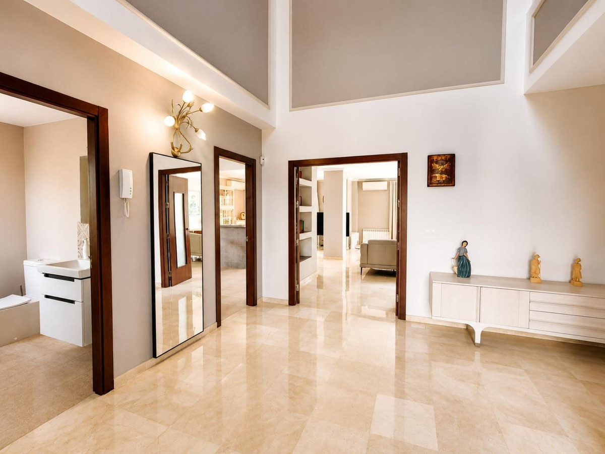5 bedroom Villas for sale in Guadalmina Alta – R5414437 5 bedroom Villas for sale in Guadalmina Alta – R5414437