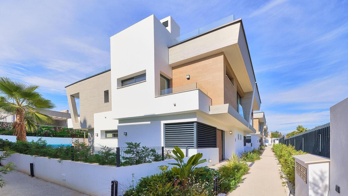 5 bedroom Semi-detached for sale in Puerto Banús – R5350705 5 bedroom Semi-detached for sale in Puerto Banús – R5350705