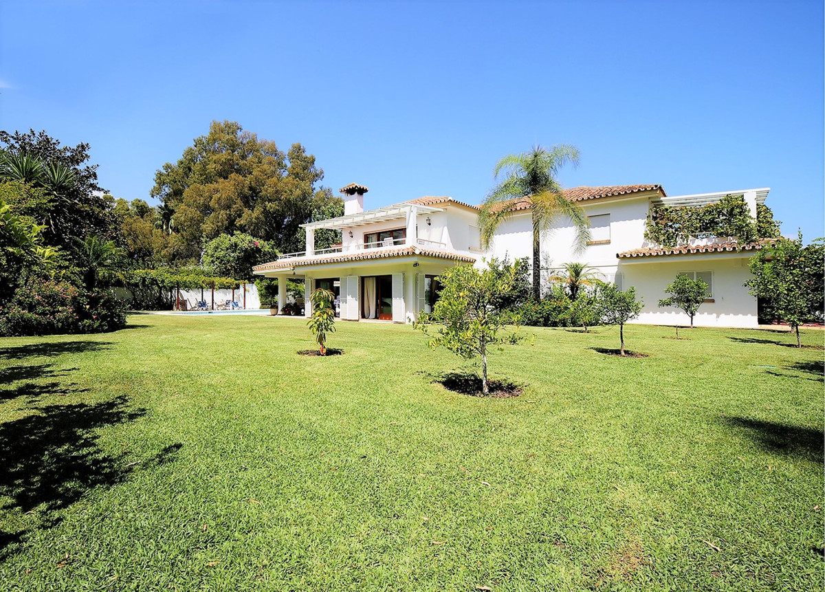 Villas de 5 dormitorios en venta en Atalaya – R3979624 Villas de 5 dormitorios en venta en Atalaya – R3979624