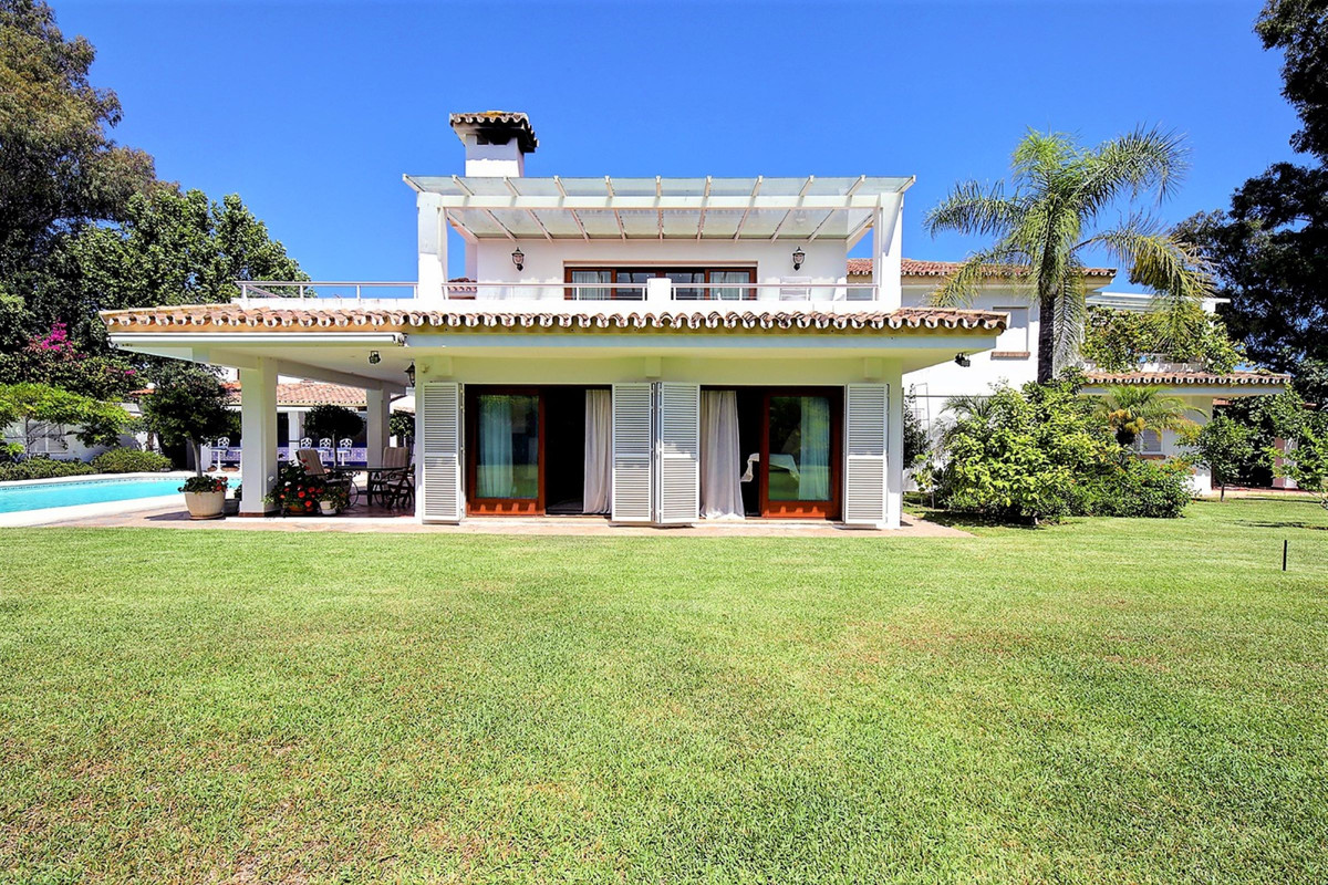Villas de 5 dormitorios en venta en Atalaya – R3979624 Villas de 5 dormitorios en venta en Atalaya – R3979624