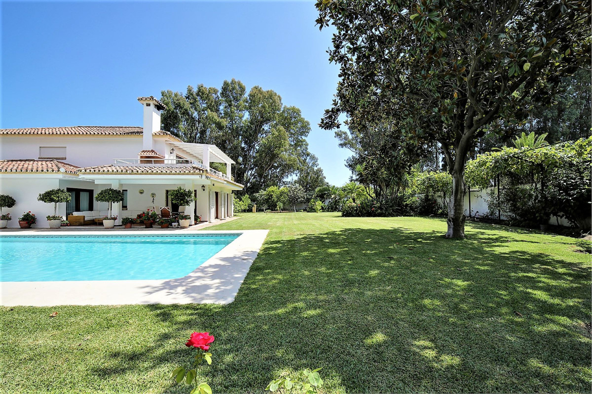Villas de 5 dormitorios en venta en Atalaya – R3979624 Villas de 5 dormitorios en venta en Atalaya – R3979624