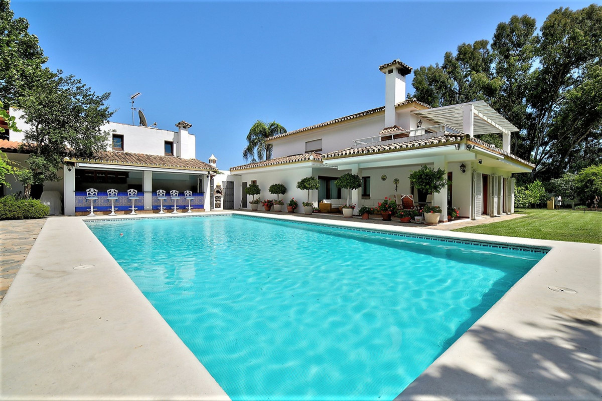 Villas de 5 dormitorios en venta en Atalaya – R3979624 Villas de 5 dormitorios en venta en Atalaya – R3979624