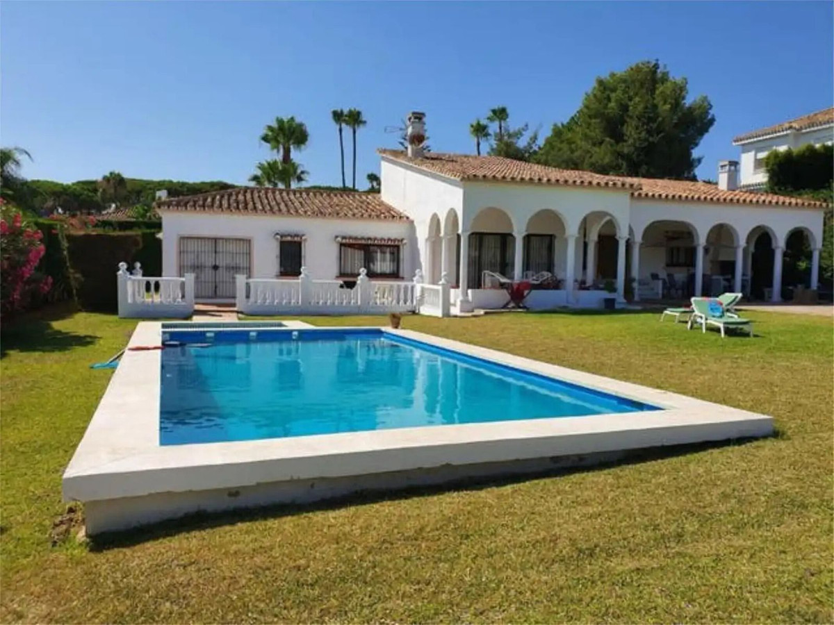 4 bedroom Villas for sale in Hacienda Las Chapas – R5447101 4 bedroom Villas for sale in Hacienda Las Chapas – R5447101