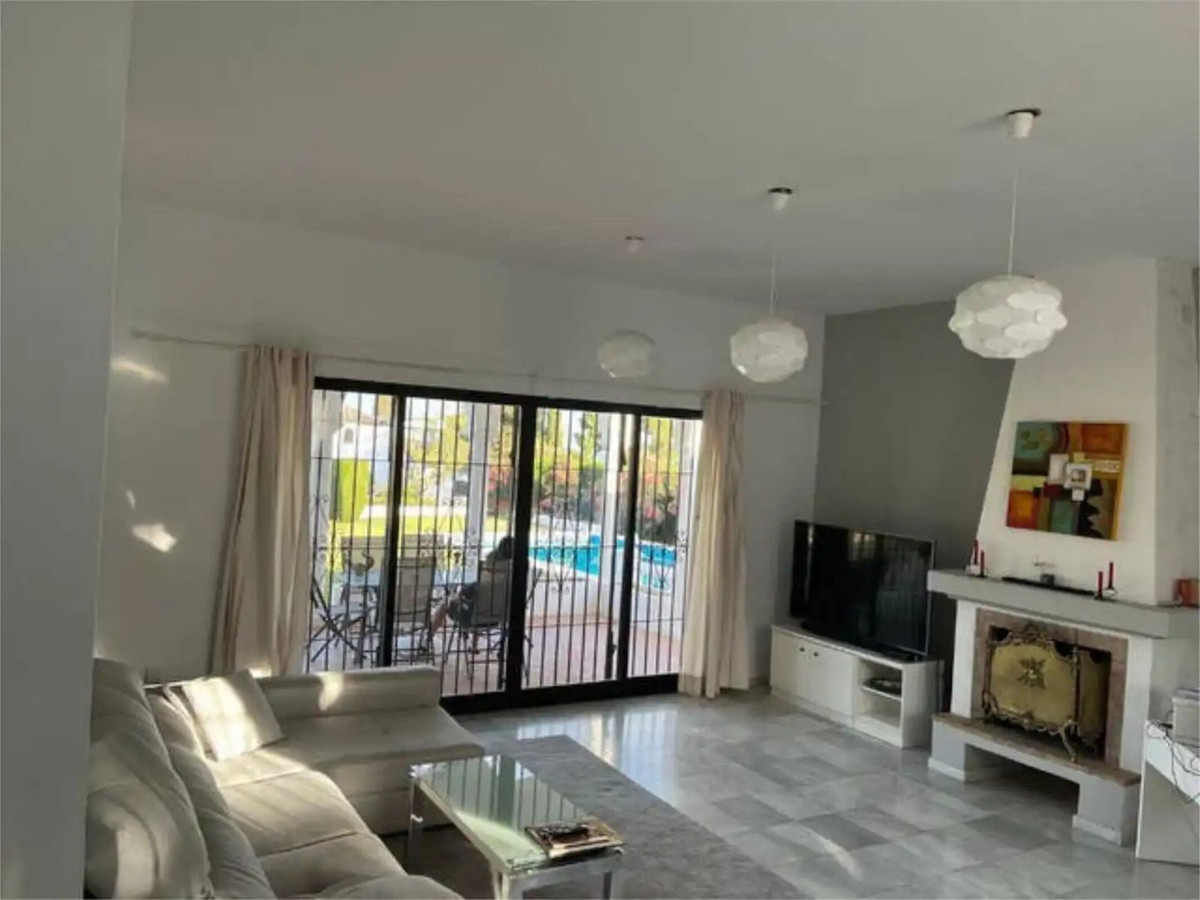 4 bedroom Villas for sale in Hacienda Las Chapas – R5447101 4 bedroom Villas for sale in Hacienda Las Chapas – R5447101