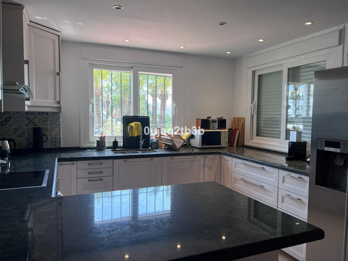 4 bedroom Apartments for sale in Nueva Andalucía – R5291482 4 bedroom Apartments for sale in Nueva Andalucía – R5291482