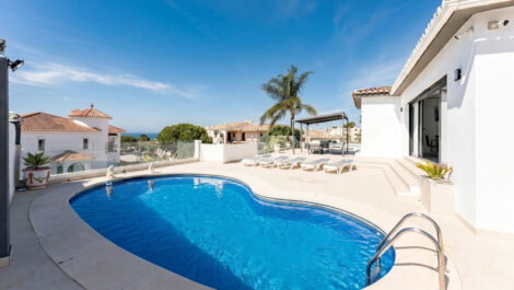 4 bedroom Villas for sale in Riviera del Sol – R5419993