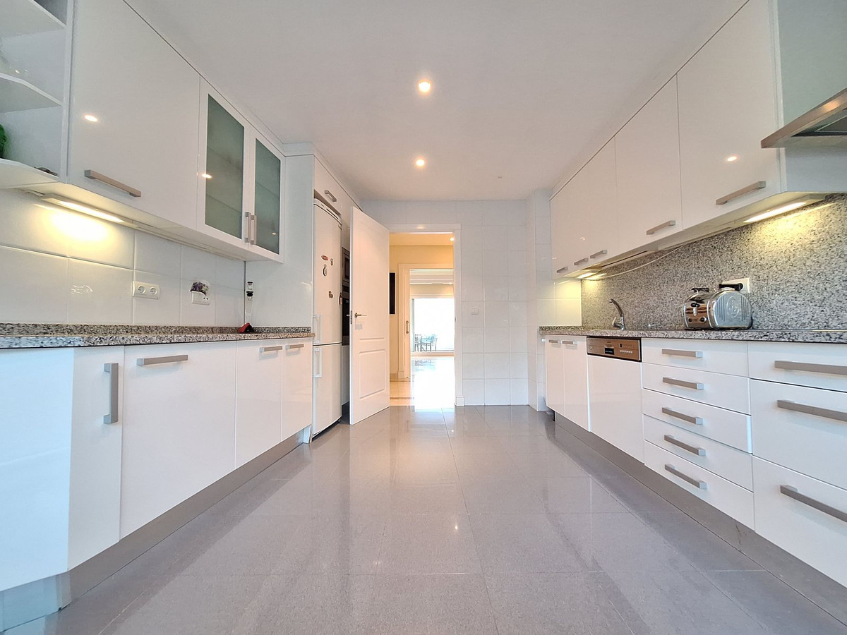 Apartamentos de 3 dormitorios en venta en Nueva Andalucía – R5264248 Apartamentos de 3 dormitorios en venta en Nueva Andalucía – R5264248