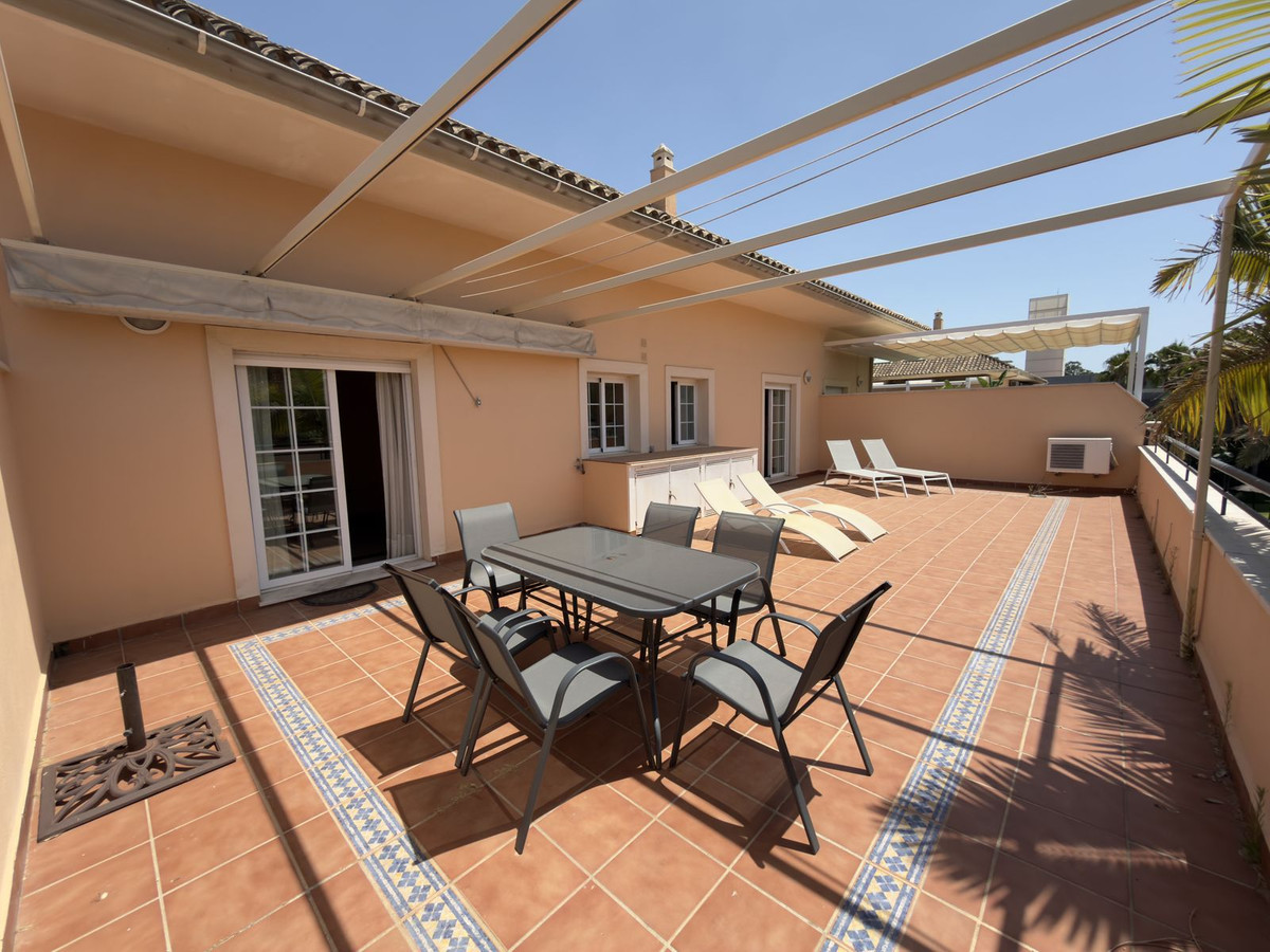 Aticos de 1 dormitorio en venta en Elviria – R5440312 Aticos de 1 dormitorio en venta en Elviria – R5440312