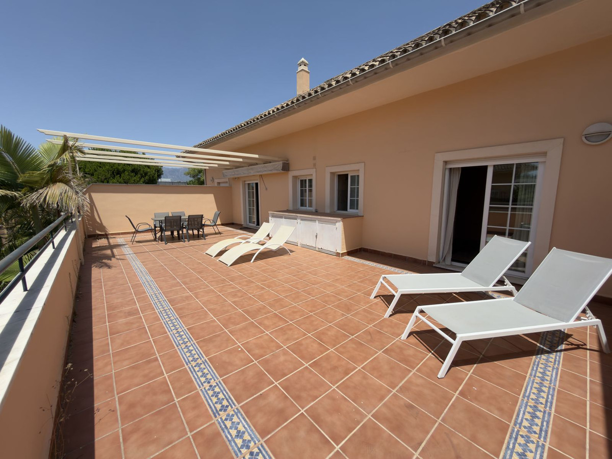 Aticos de 1 dormitorio en venta en Elviria – R5440312 Aticos de 1 dormitorio en venta en Elviria – R5440312