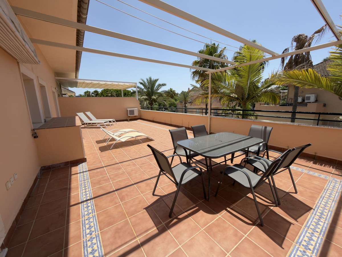 Aticos de 1 dormitorio en venta en Elviria – R5440312 Aticos de 1 dormitorio en venta en Elviria – R5440312