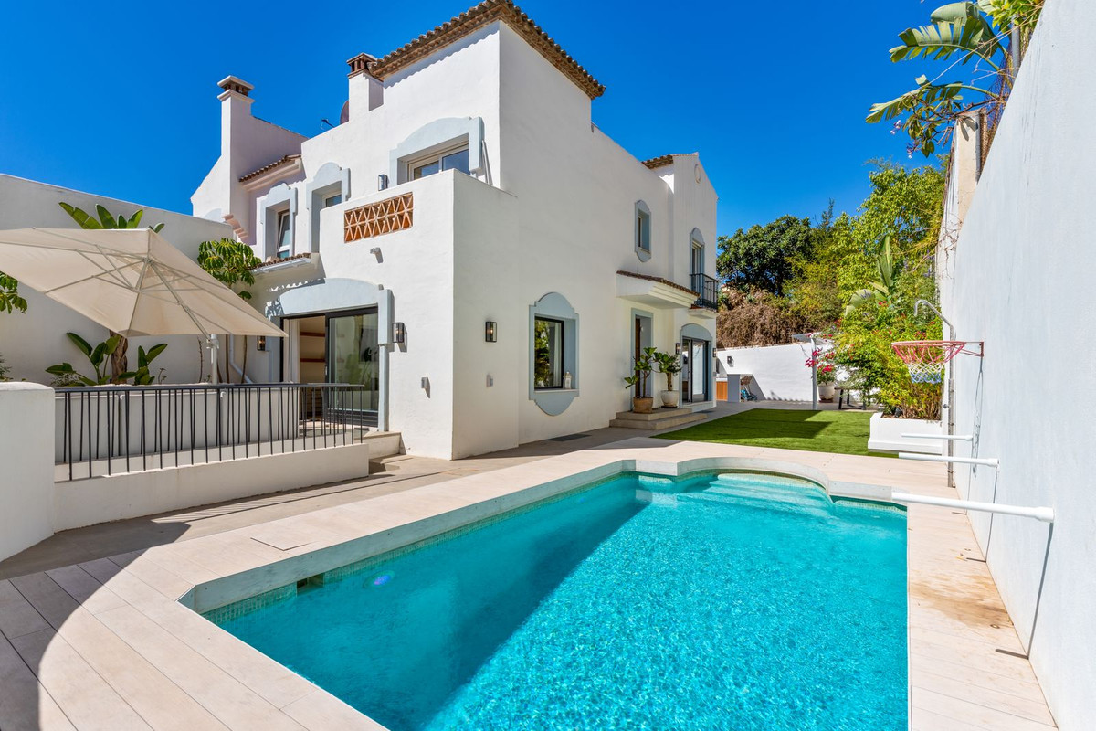 Pareados de 3 dormitorios en venta en Marbella – R5383798 Pareados de 3 dormitorios en venta en Marbella – R5383798