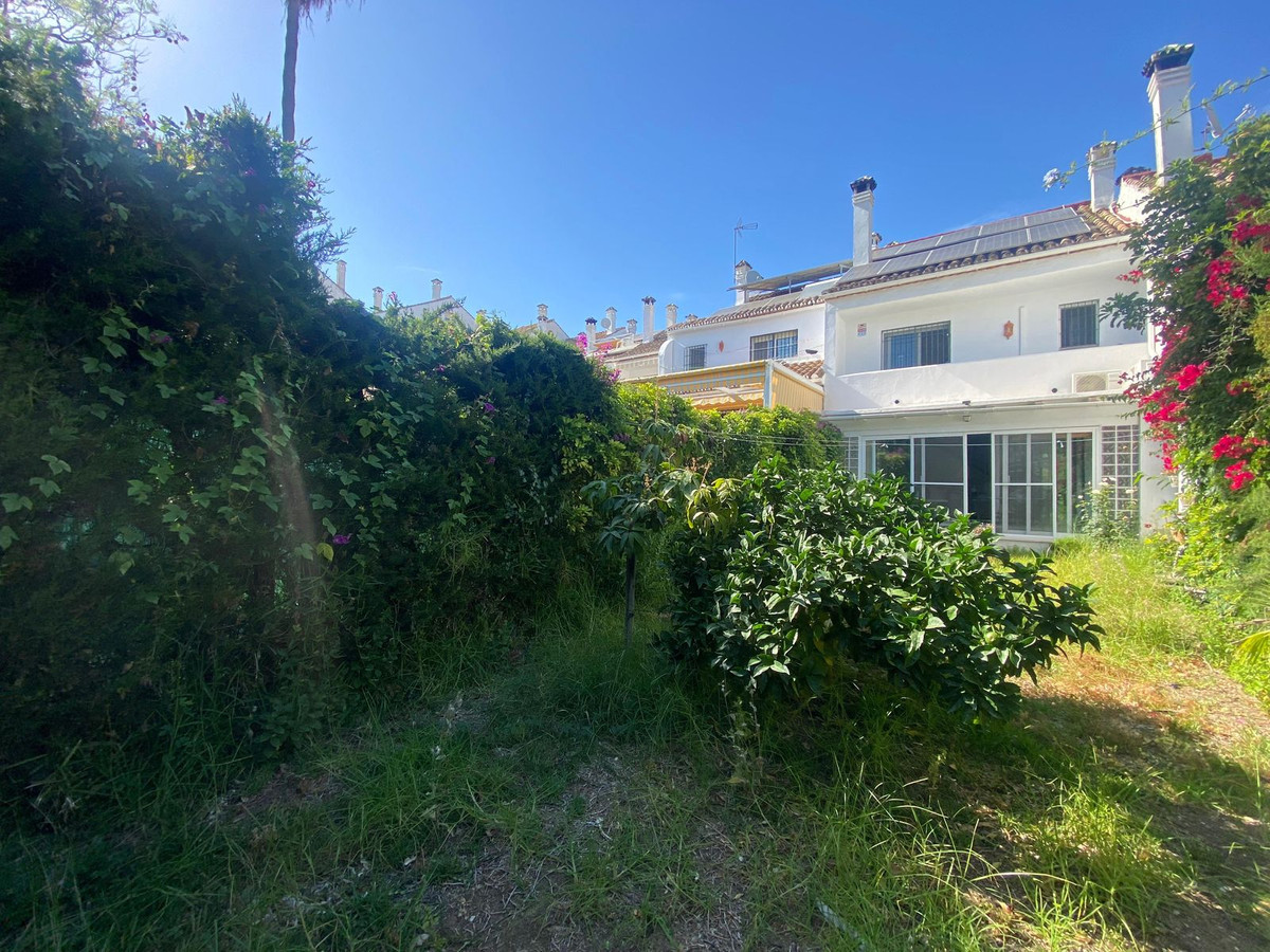 Adosados de 5 dormitorios en venta en Milla de Oro – R5406544 Adosados de 5 dormitorios en venta en Milla de Oro – R5406544