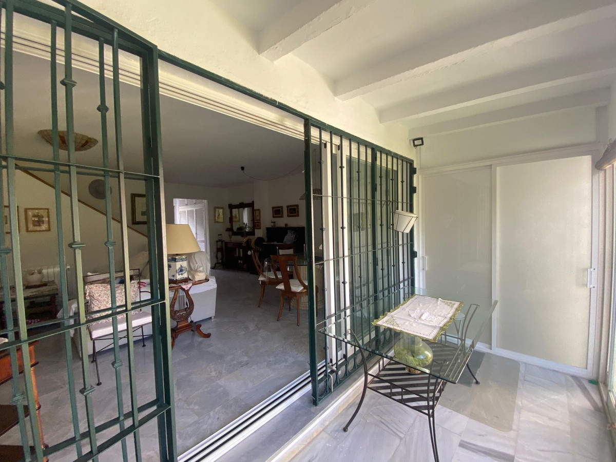 Adosados de 5 dormitorios en venta en Milla de Oro – R5406544 Adosados de 5 dormitorios en venta en Milla de Oro – R5406544