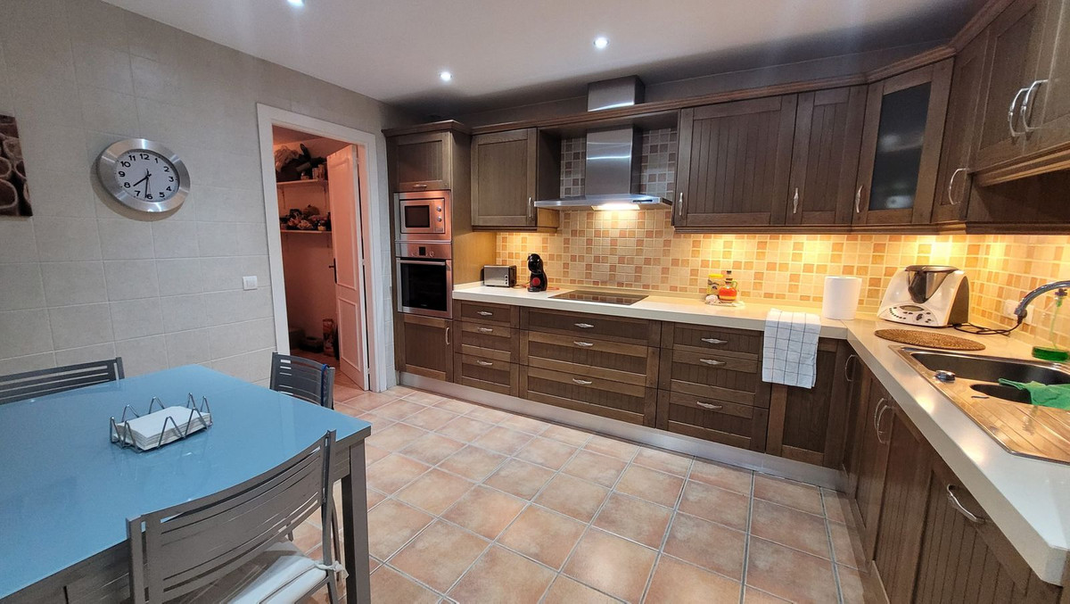 Apartamentos de 3 dormitorios en venta en Nueva Andalucía – R4853992 Apartamentos de 3 dormitorios en venta en Nueva Andalucía – R4853992