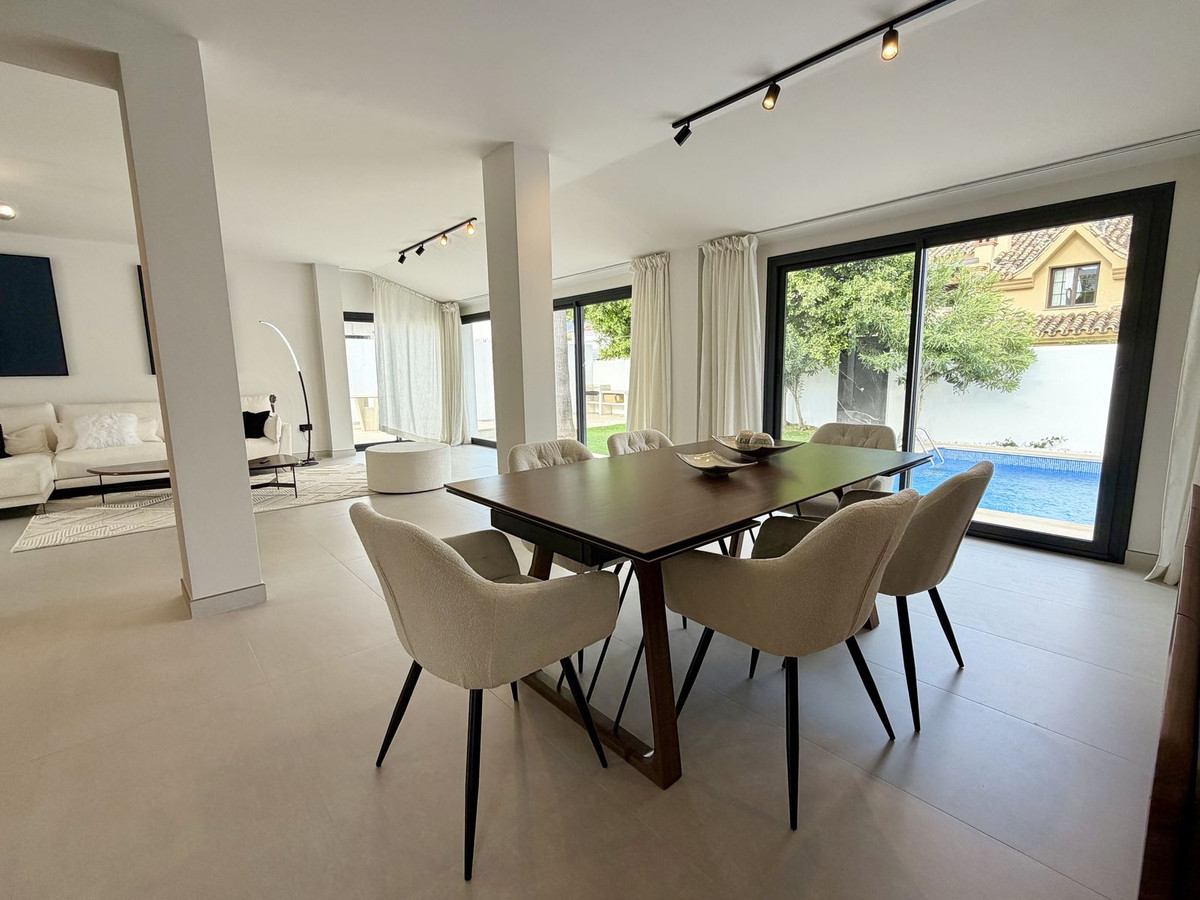 5 bedroom Villas for sale in Puerto Banús – R5365042 5 bedroom Villas for sale in Puerto Banús – R5365042
