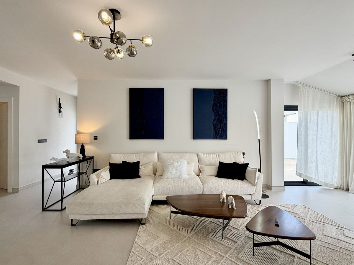5 bedroom Villas for sale in Puerto Banús – R5365042 5 bedroom Villas for sale in Puerto Banús – R5365042