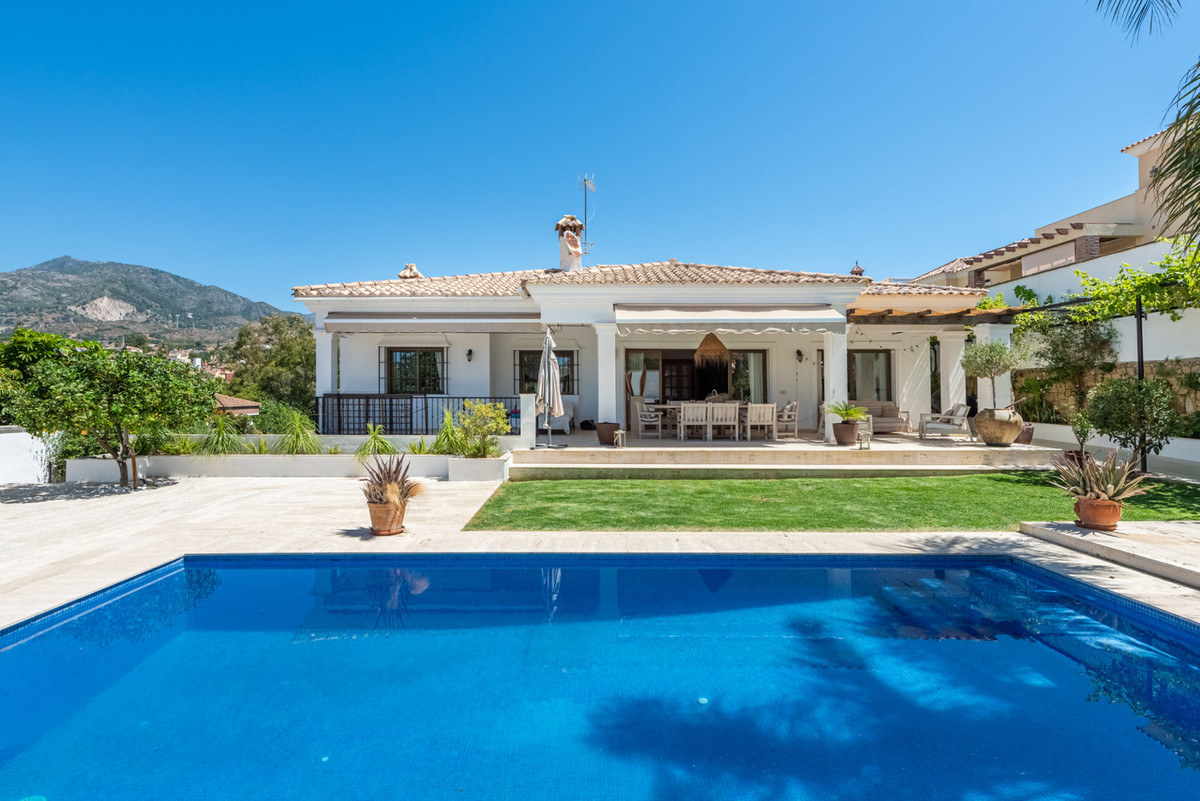 5 bedroom Villas for sale in Marbella – R5445769 5 bedroom Villas for sale in Marbella – R5445769