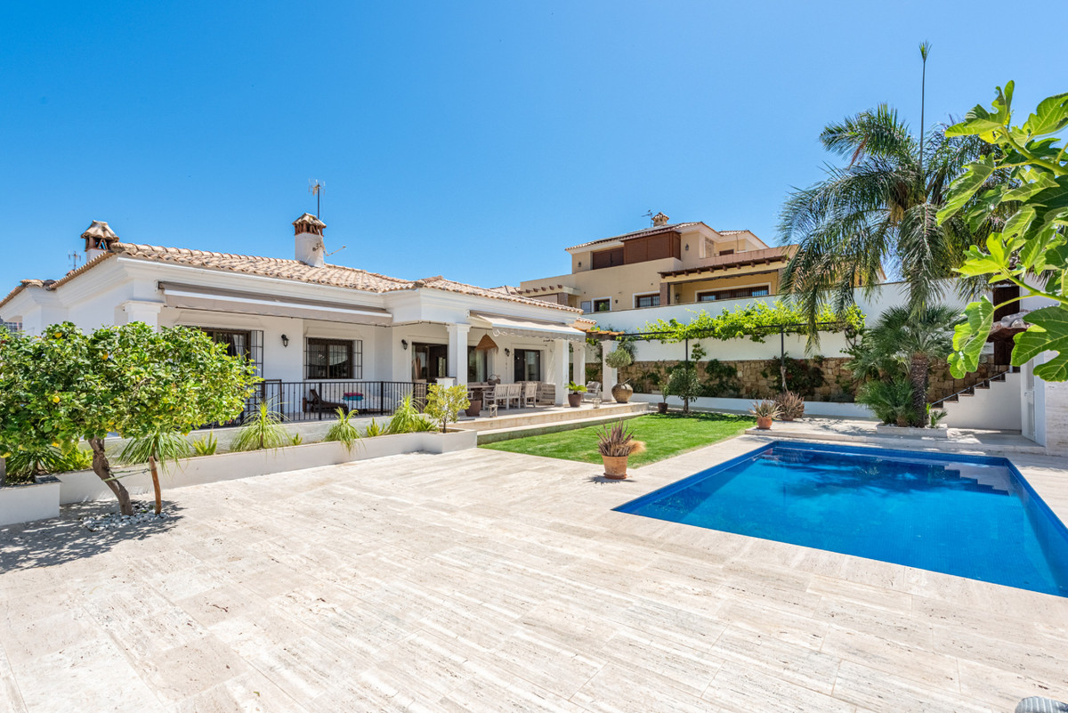 5 bedroom Villas for sale in Marbella – R5445769 5 bedroom Villas for sale in Marbella – R5445769